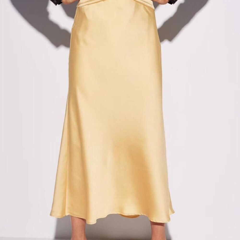 C/meo collective Yellow satin maxi skirt - Picture 2 of 7